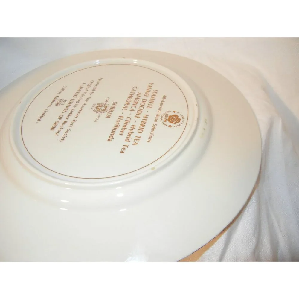 Gorham ALL AMERICAN ROSE Seashell Collector Plate 1976‎ floral roses red white